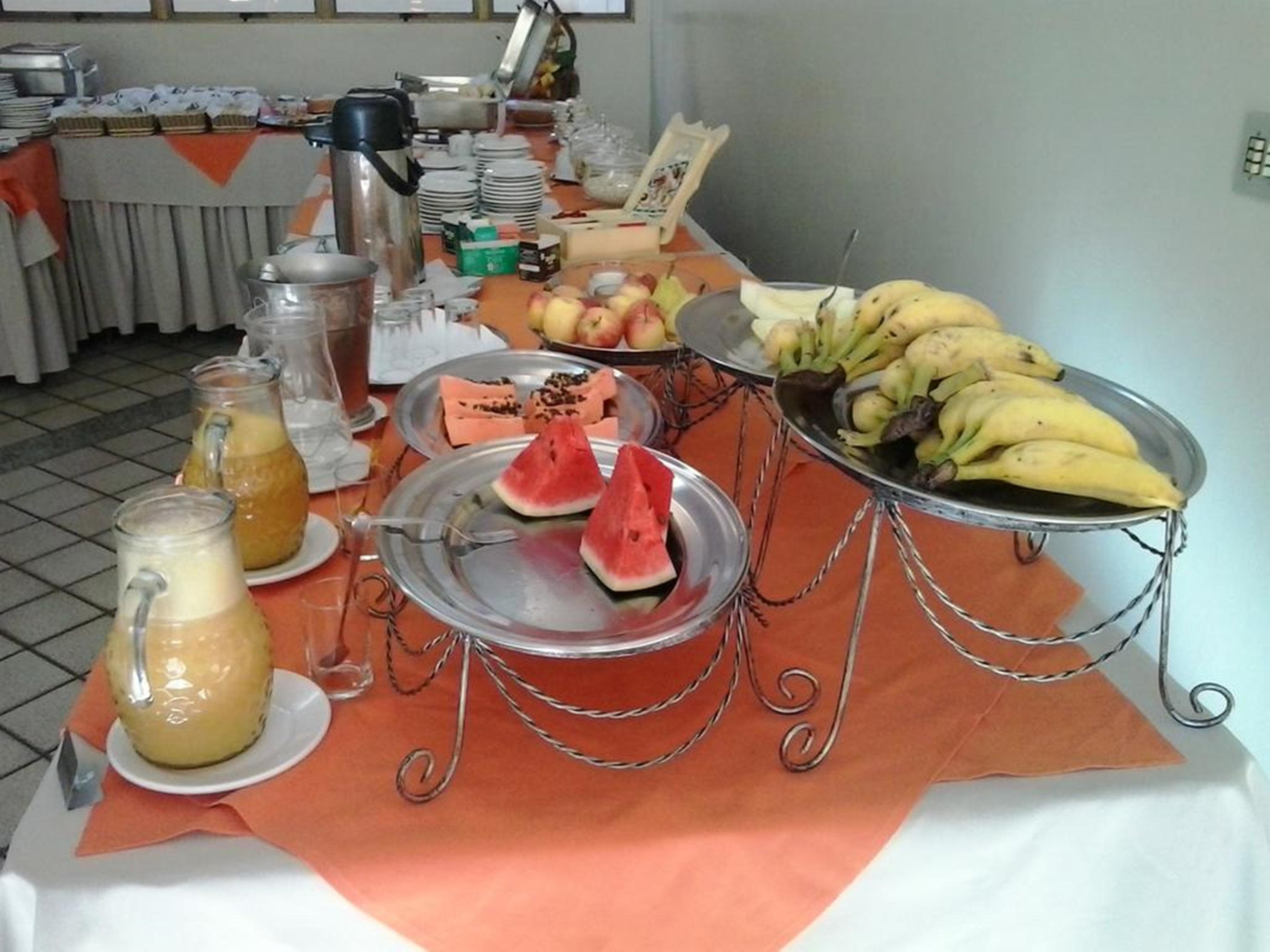 Oft Plaza Oeste Hotel Goiânia Exteriör bild