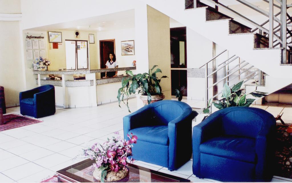 Oft Plaza Oeste Hotel Goiânia Exteriör bild