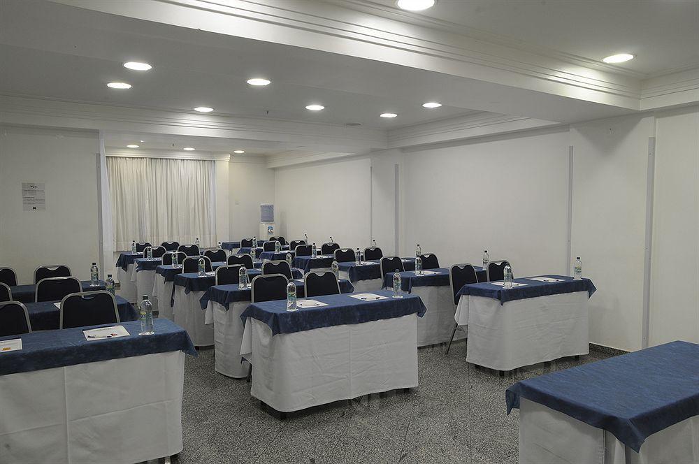 Oft Plaza Oeste Hotel Goiânia Exteriör bild
