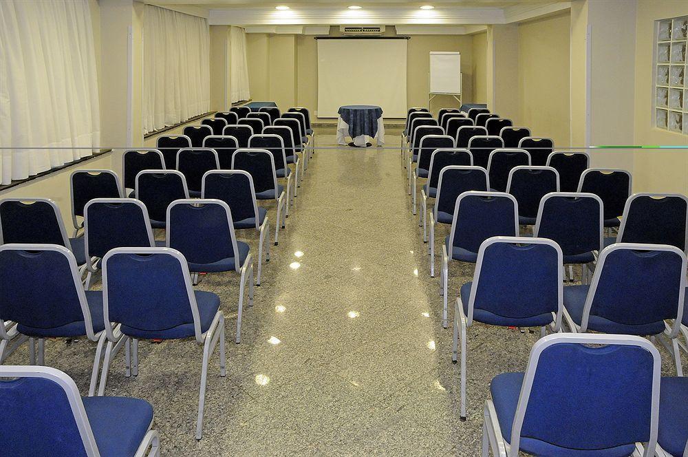 Oft Plaza Oeste Hotel Goiânia Exteriör bild