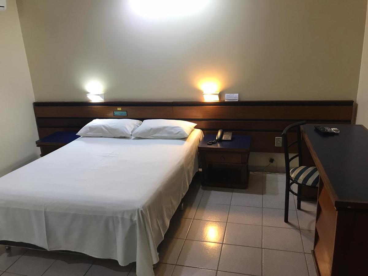 Oft Plaza Oeste Hotel Goiânia Exteriör bild