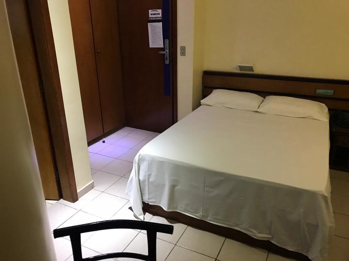 Oft Plaza Oeste Hotel Goiânia Exteriör bild