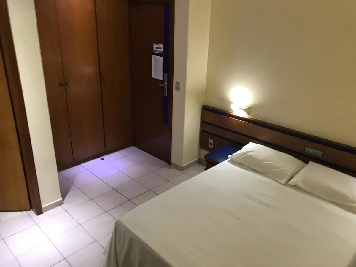 Oft Plaza Oeste Hotel Goiânia Exteriör bild