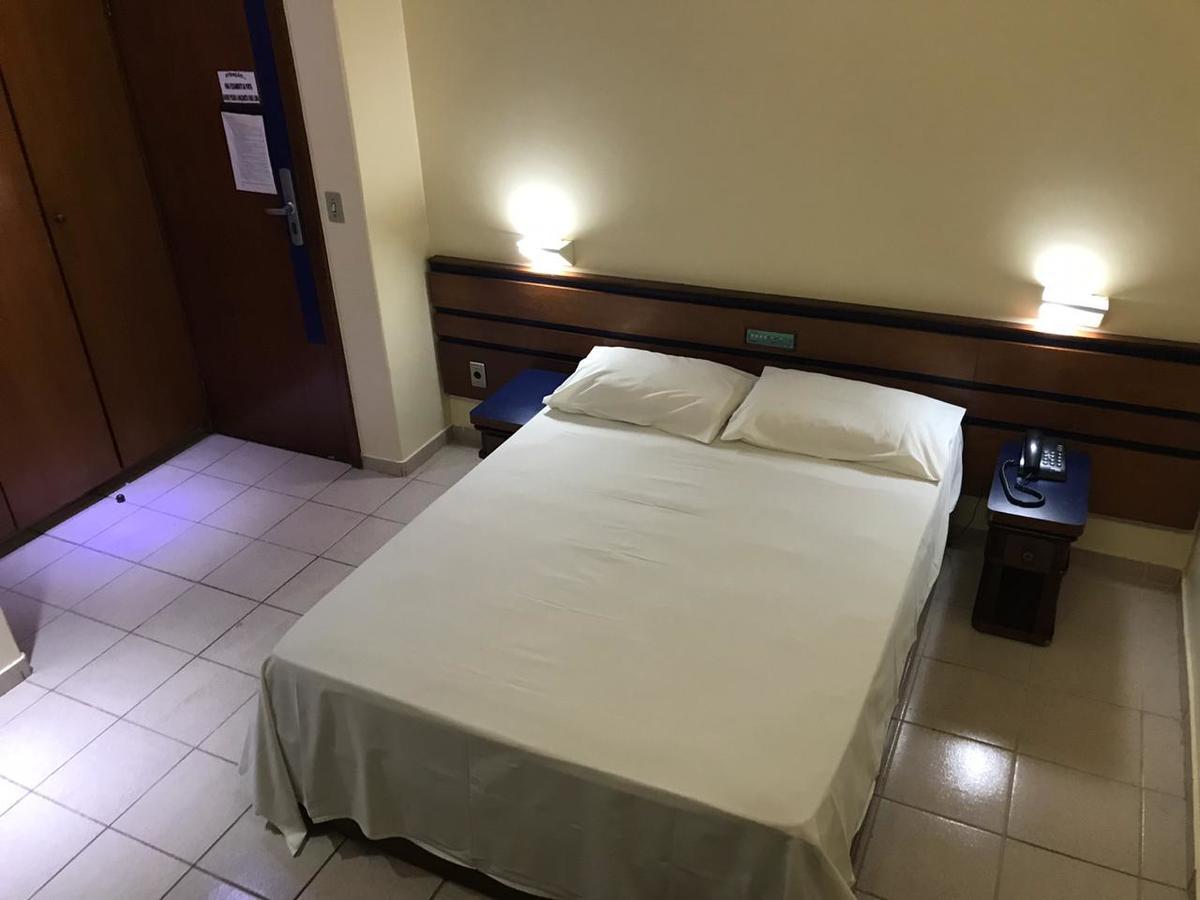 Oft Plaza Oeste Hotel Goiânia Exteriör bild