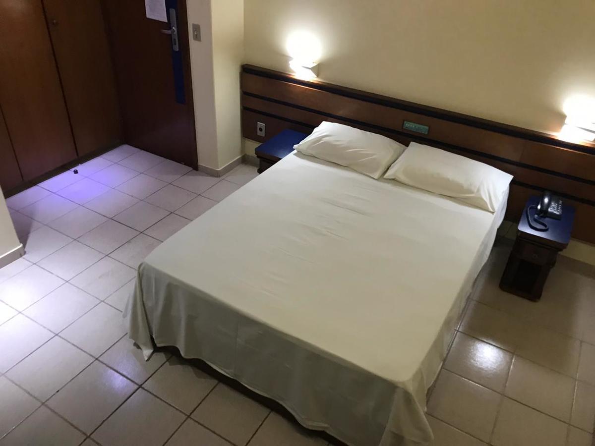 Oft Plaza Oeste Hotel Goiânia Exteriör bild