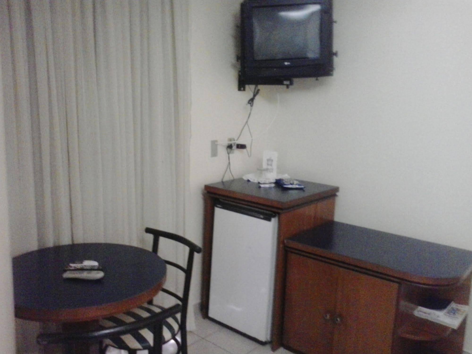Oft Plaza Oeste Hotel Goiânia Exteriör bild